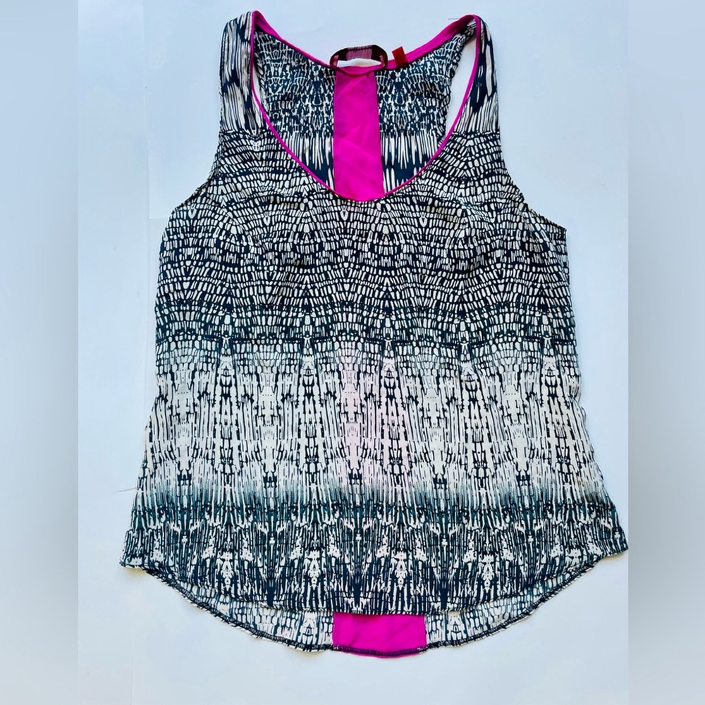 Saks Fifth Avenue red 100 % silk Black and White Tank with Pink Accent xs